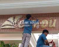 Thi công chữ inox nhà hàng Cây Dù